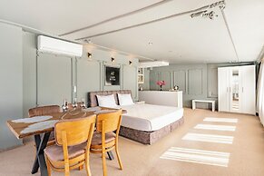 Marine Point Hotel