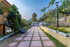 River and Roots Resort