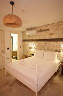 Thera Alaçatı Otel