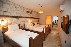 Thera Alaçatı Otel