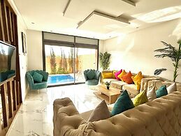 Villa with pool rooftop near Amelkis