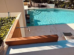 MARINA CONDO CORAZON