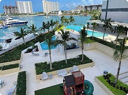 MARINA CONDO CORAZON