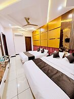 Hotel Hira Palace