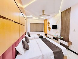 Hotel Hira Palace
