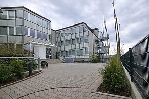 Check-Inn Hotel - Offenbach