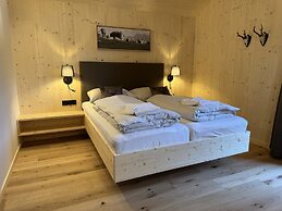 Superior Chalet With Sauna & Hot Tub