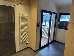 Superior Chalet With Sauna & Hot Tub