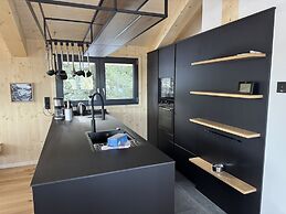 Superior Chalet With Sauna & Hot Tub