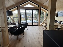 Superior Chalet With Sauna & Hot Tub