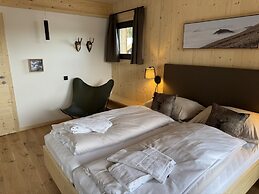 Superior Chalet With Sauna & Hot Tub
