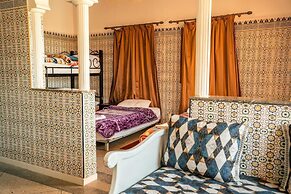 Asafar Apartments & Hostel