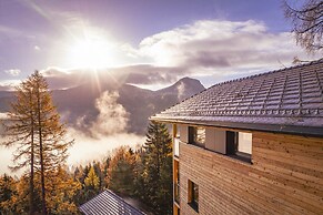 Superior Chalet With Sauna & Hot Tub