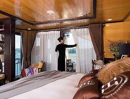 LAN HA BAY  STAR CRUISE