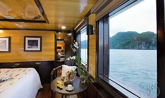 LAN HA BAY  STAR CRUISE