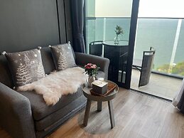 Sea View Beach Front - Rare Gem At Pattaya