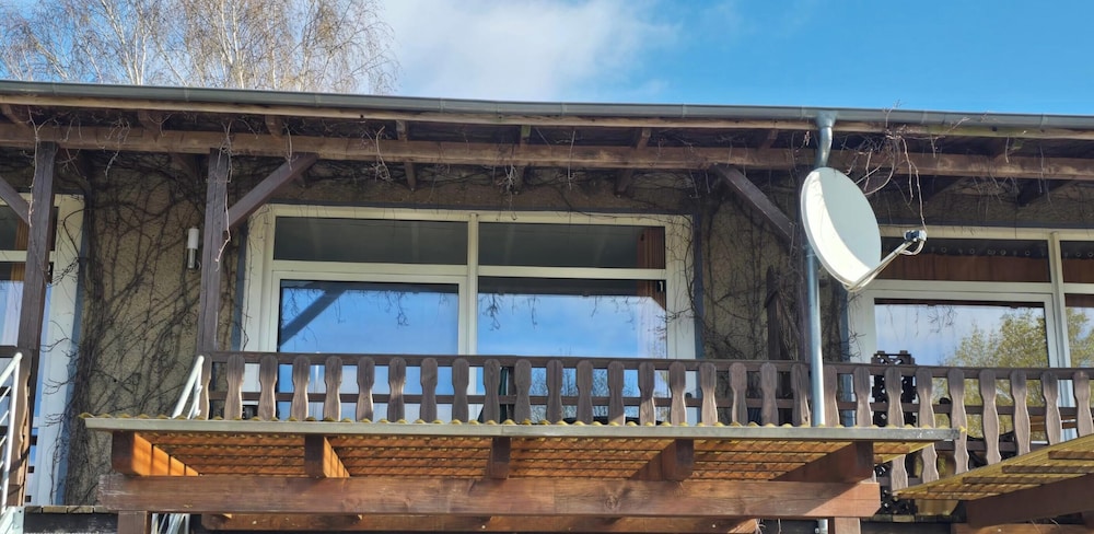 Mobile Home im Ferienpark mit Seezugang