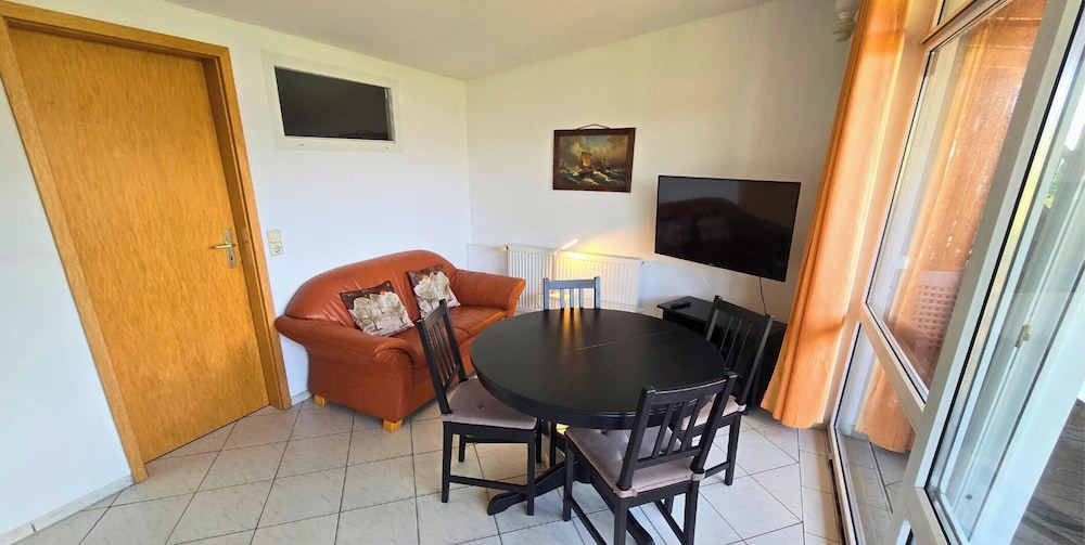 Mobile Home im Ferienpark mit Seezugang