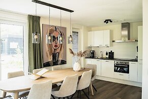 Sea View Apartment With Terrace for 8