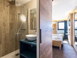 Living for Three in the Heart of Huez
