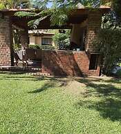 w Spacious 5BR Retreat Pool BBQ Games
