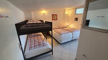 Mobile Home im Ferienpark mit Seezugang
