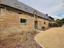 Stunning Holiday Cottage in Neulliac
