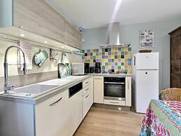 Stunning Holiday Cottage in Neulliac