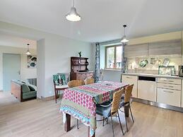 Stunning Holiday Cottage in Neulliac
