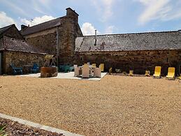 Stunning Holiday Cottage in Neulliac