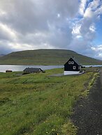 Basic House, Ocean View, Mountainside