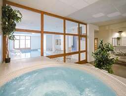 Premium Family Hub for Five Guests