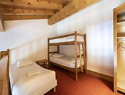 Premium Family Hub for Five Guests