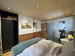 Superior Chalet With Sauna & Hot Tub