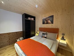 Superior Chalet With Sauna & Hot Tub