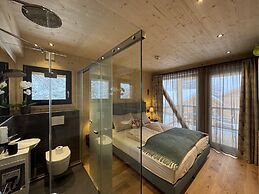 Superior Chalet With Sauna & Hot Tub