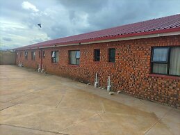 Lethabo Mountain View Guest House Cheap