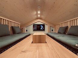 Deluxe Chalet With Sauna & hot tub