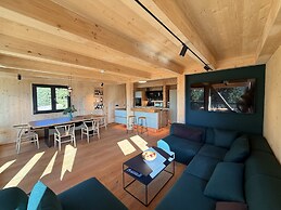 Deluxe Chalet With Sauna & hot tub