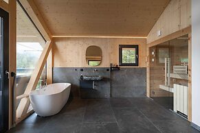 Deluxe Chalet With Sauna & hot tub