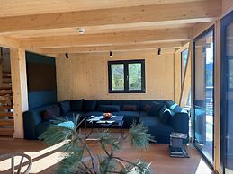 Deluxe Chalet With Sauna & hot tub