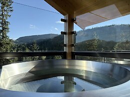 Deluxe Chalet With Sauna & hot tub