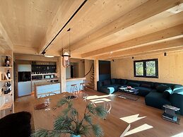 Deluxe Chalet With Sauna & hot tub