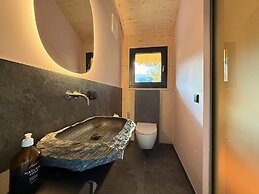 Deluxe Chalet With Sauna & hot tub