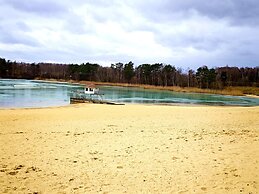 Bernsteinsee Home and Ferien Forest Chalet