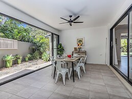 Longboard Coastal Retreat