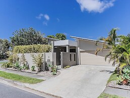 Longboard Coastal Retreat