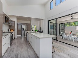 Longboard Coastal Retreat