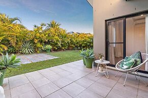 Longboard Coastal Retreat