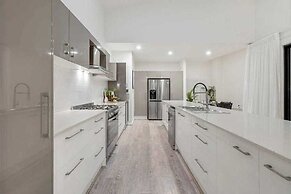 Longboard Coastal Retreat